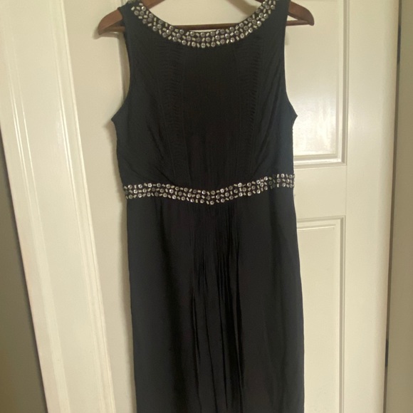 Ladies dress - Picture 1 of 6